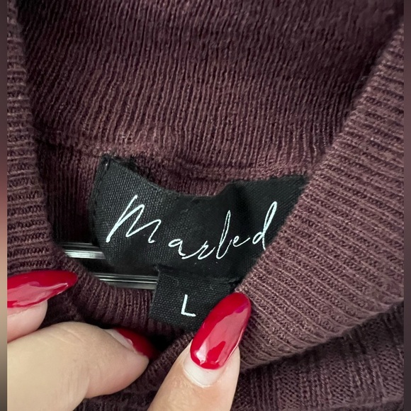 Burgundy Ribbed Tank Top - Picture 3 of 3